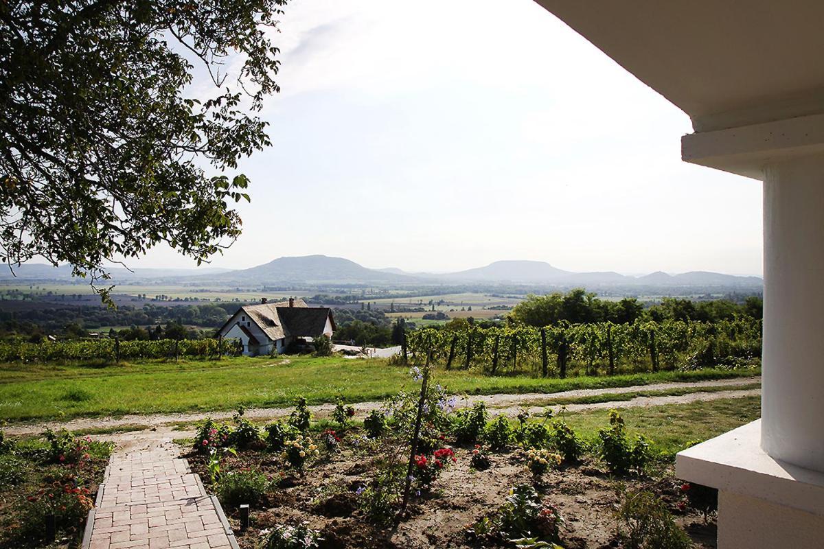 Casa Beata Villa Lesencetomaj Buitenkant foto