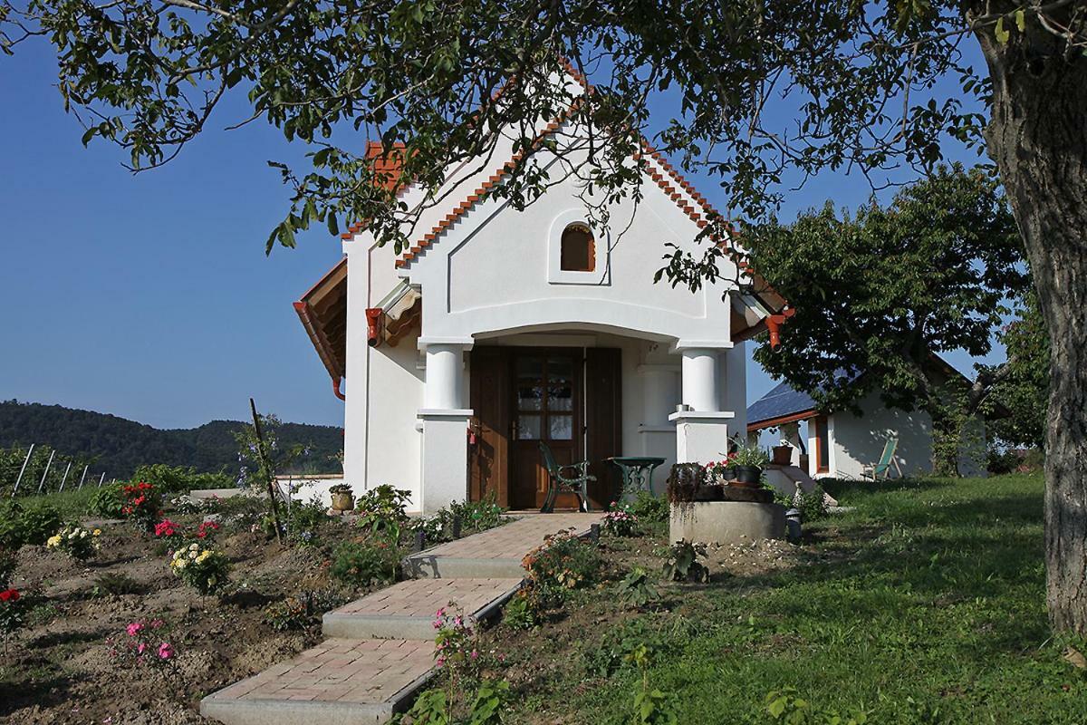 Casa Beata Villa Lesencetomaj Buitenkant foto